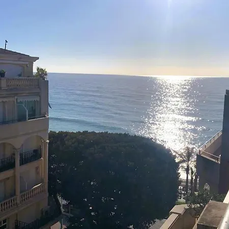 Attico Victoria Palace Suggestivo E Spettacolare مينتون